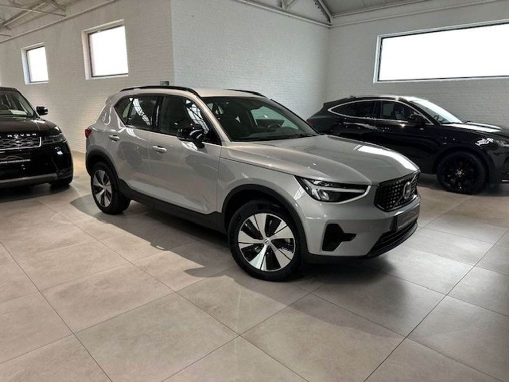 Volvo XC40 PLUS DARK PLUG-IN HYBRID 19000KM!!!