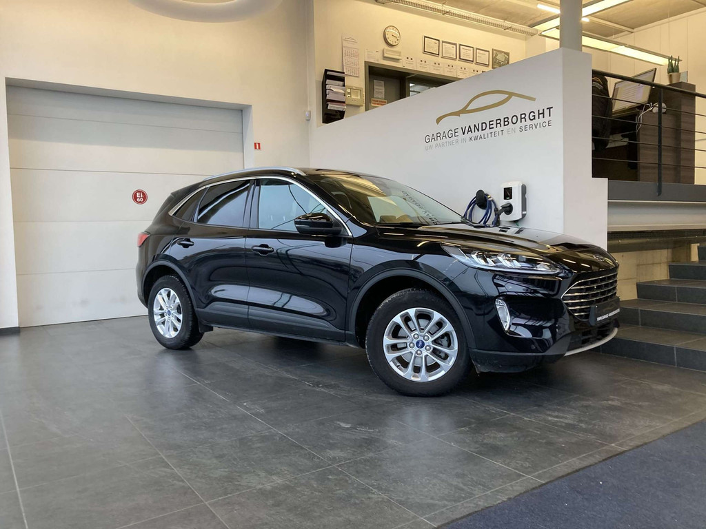 Ford Kuga TITANIUM BENZINE SLECHTS 38000KM